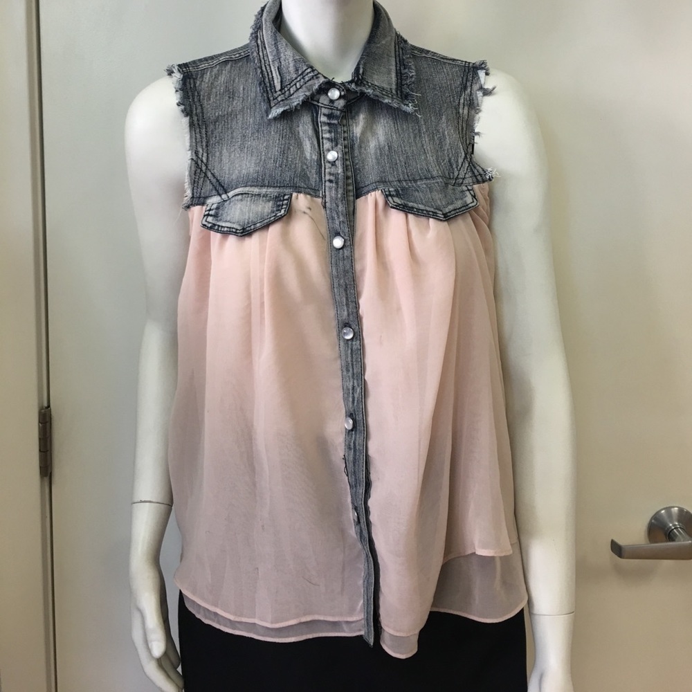 ☀️Denim/Blush Button Up Blouse